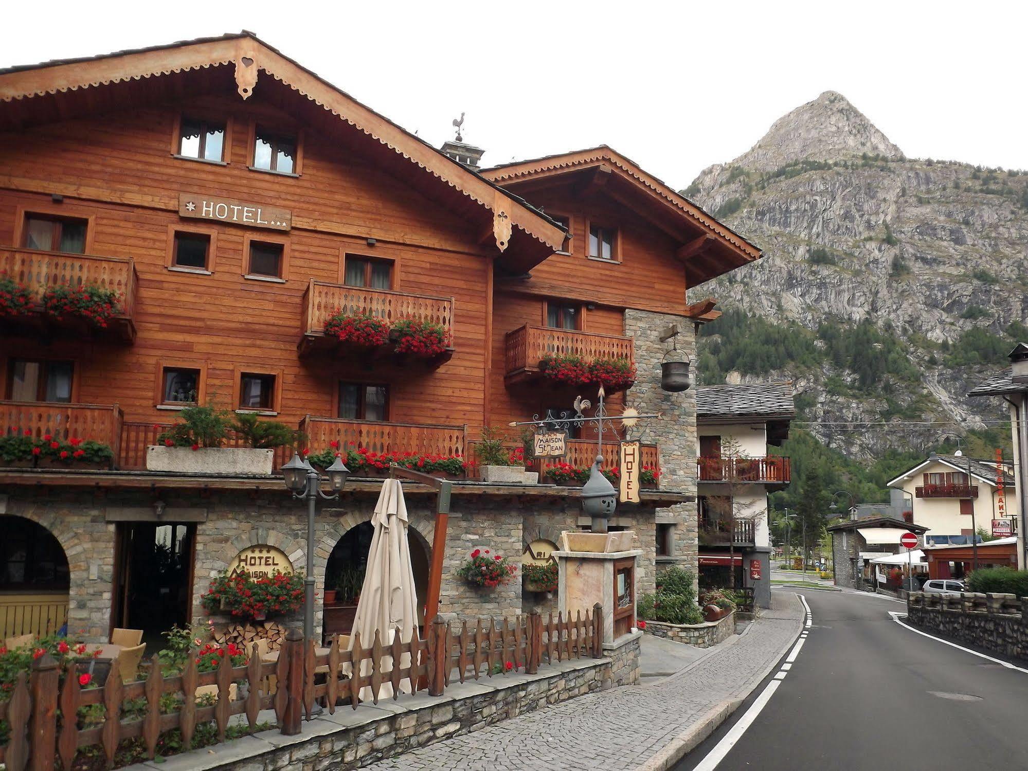 Hotel Maison Saint Jean กูร์มาเยอร์ ภายนอก รูปภาพ